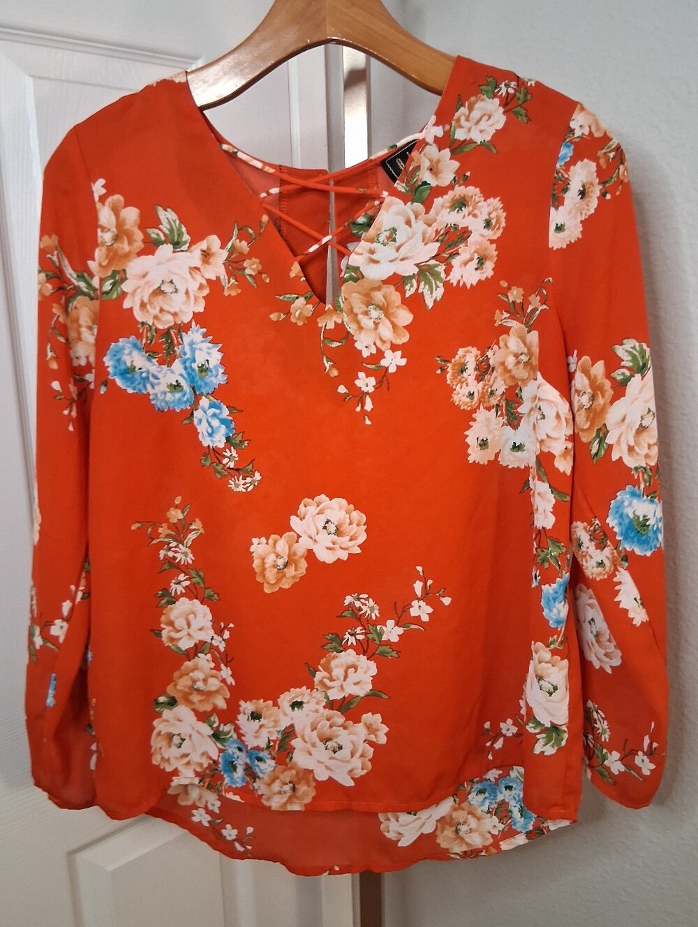 Red Floral Flowy Blouse OLM Medium